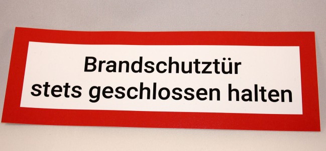 2 Stück Aufkleber Brandschutztür stets geschlossen halten, mit UV
